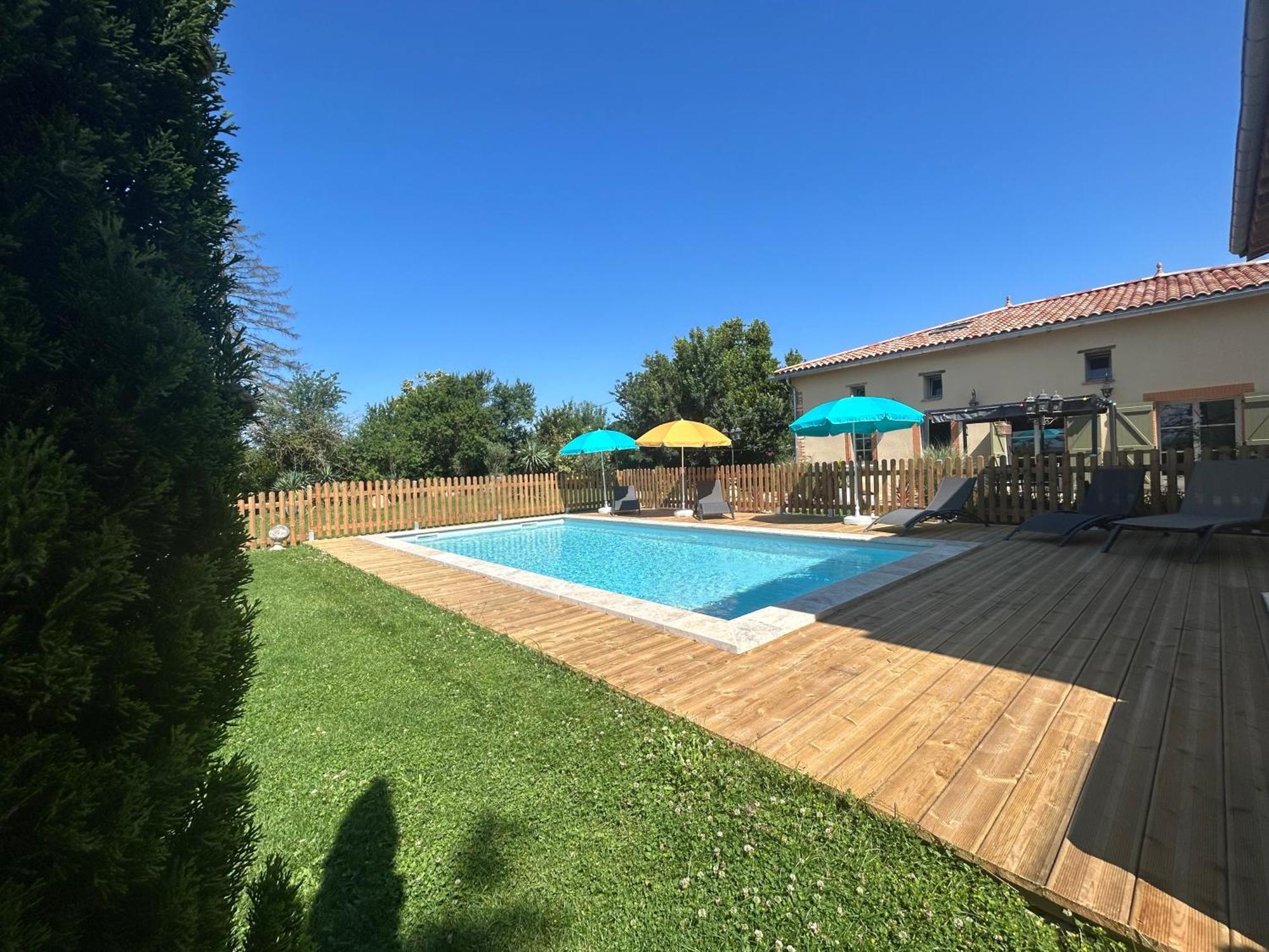 Maison D'Hotes "La Clef Des Champs" Piscine Ortance Sajas Exterior foto